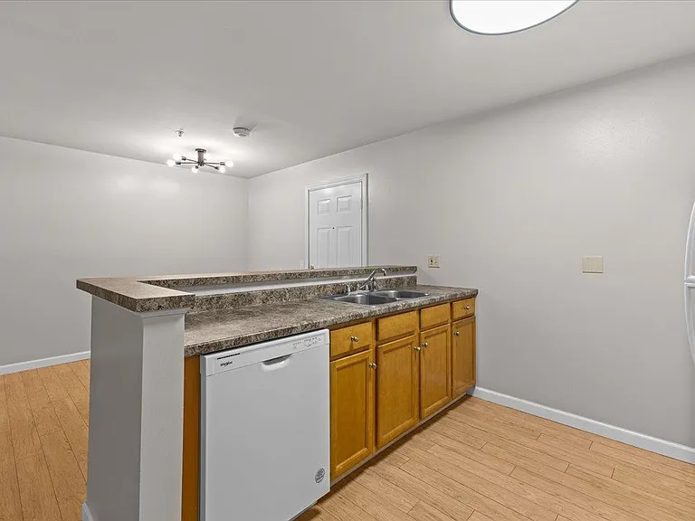 340 Hildred Dr — Photo 13