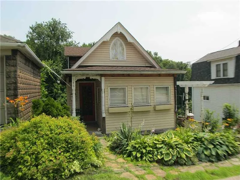 148 Brighton St photo 1