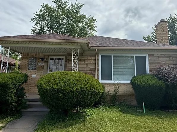 24290 Eastwood St, Oak Park, MI 48237