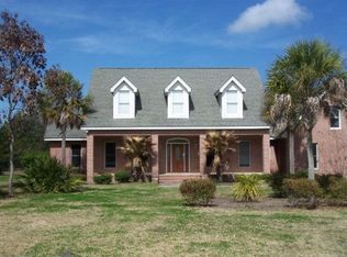 201 Red Maple Ln, Brunswick, GA 31523