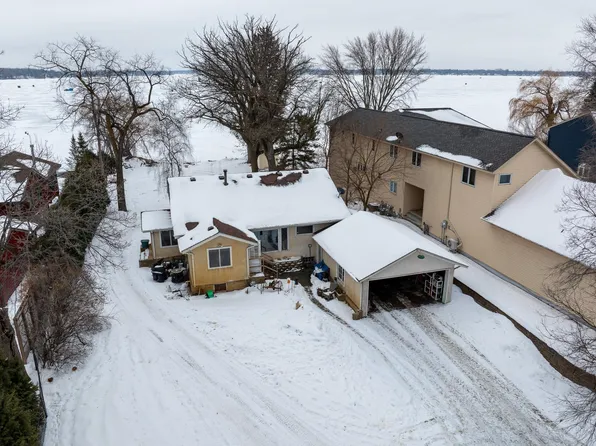 6617 N Shore Trl N, Forest Lake, MN 55025