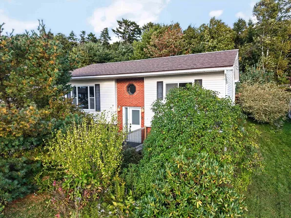 29 Roslyn Dr, Dartmouth, NS B2W 2M2