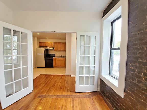 2nd image of 203 17th St #35