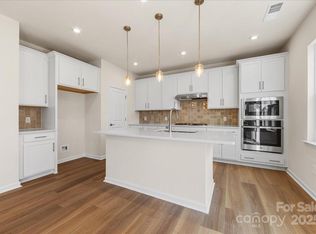 8233 Franklin Trail St, Mint Hill, NC 28227