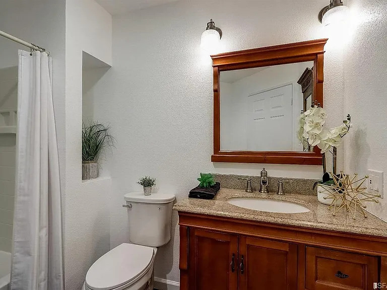 220 Caldecott Ln #104 — Photo 10