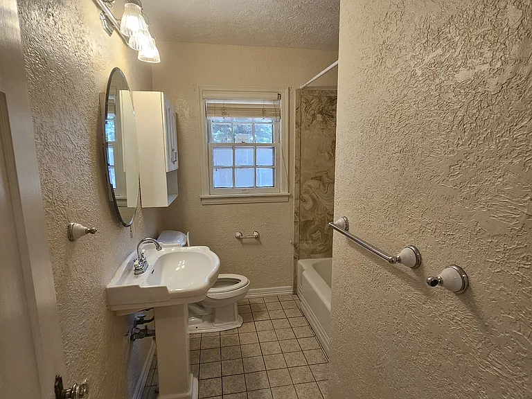 1331 NW Cherry Ave — Photo 10
