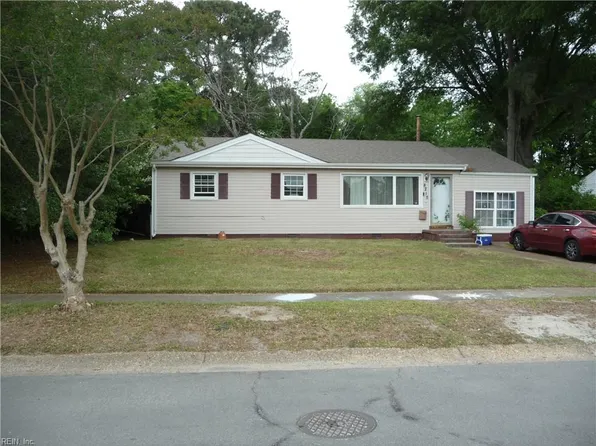 8215 Baywood Dr, Norfolk, VA 23518