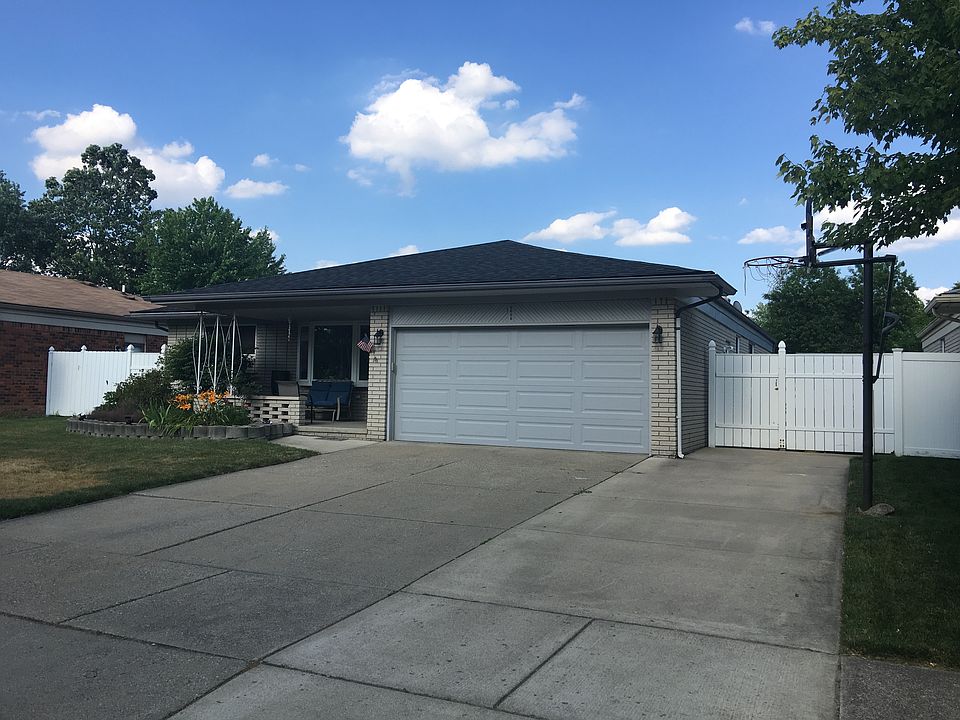 1st image of 3412 Cleveland Dr