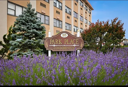 185 W Park Ave Photo 1 185 W Park Ave Photo 1