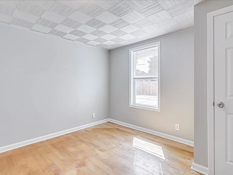 6046 Hugo Dr — Photo 25