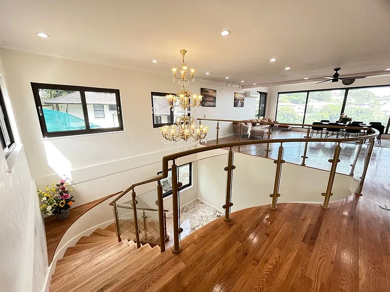 2045 Mott Smith Dr — Photo 24