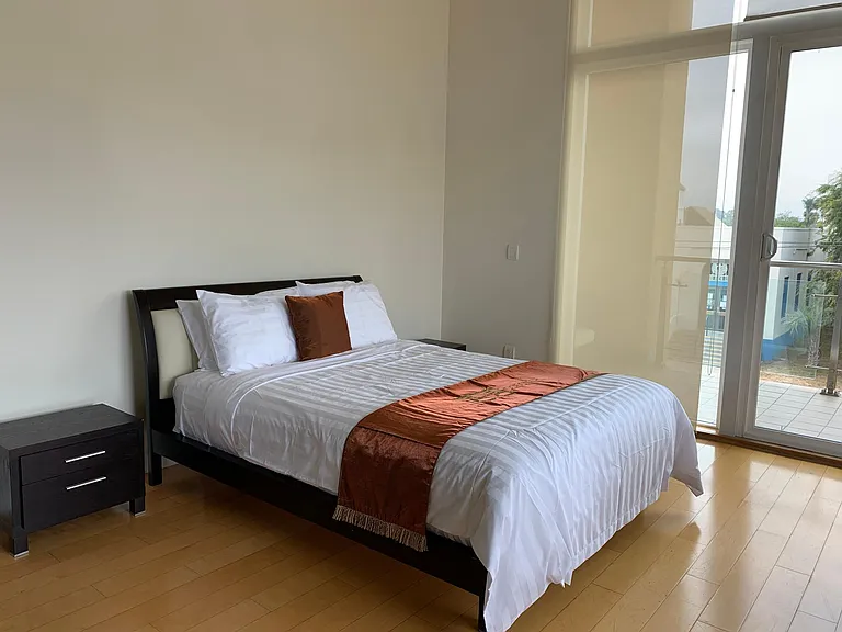 Standard Suite #4 - Open Layout Floorplan & Corner Room - 774 sq ft.