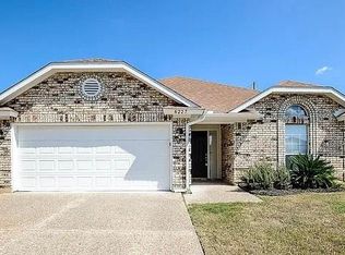 6227 Arrowwood Dr #1, Arlington, TX 76001