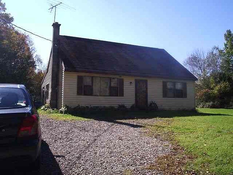 2nd image of 329 New Turnpike Road
