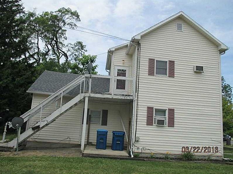 2nd image of 221 E Lehr Ave