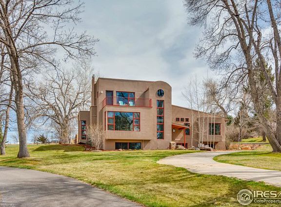 2nd image of 546 Theresa Dr