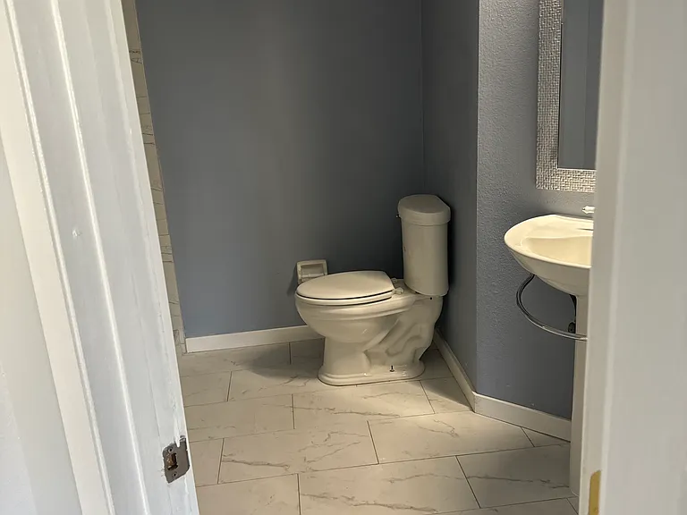1540 SE Royal Green Cir #I204 — Photo 5