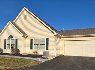 147 Village Ct, Columbiana, OH 44408