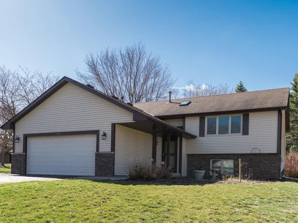 712 N Hay Lake Rd, Eagan, MN 55123