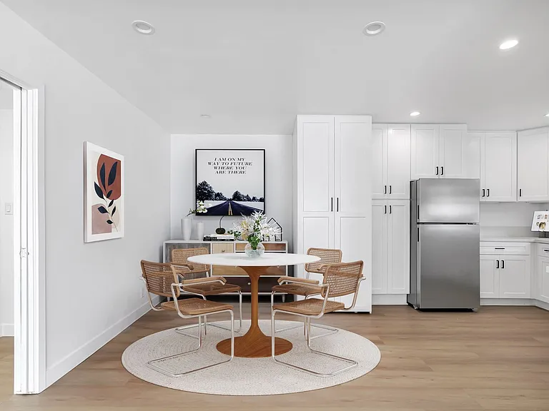 Green Hill Apartments — Photo 18