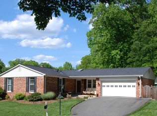 9322 Elk Dr, Springfield, VA 22153