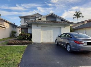 506 Lakeside Cir, Sunrise, FL 33326
