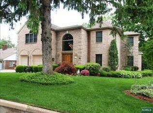 49 Elizabeth St, Oradell, NJ 07649