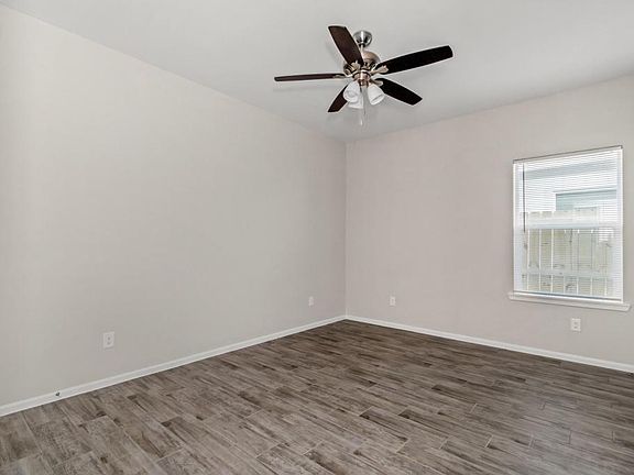2nd image of 1304 Sucre Dr #4