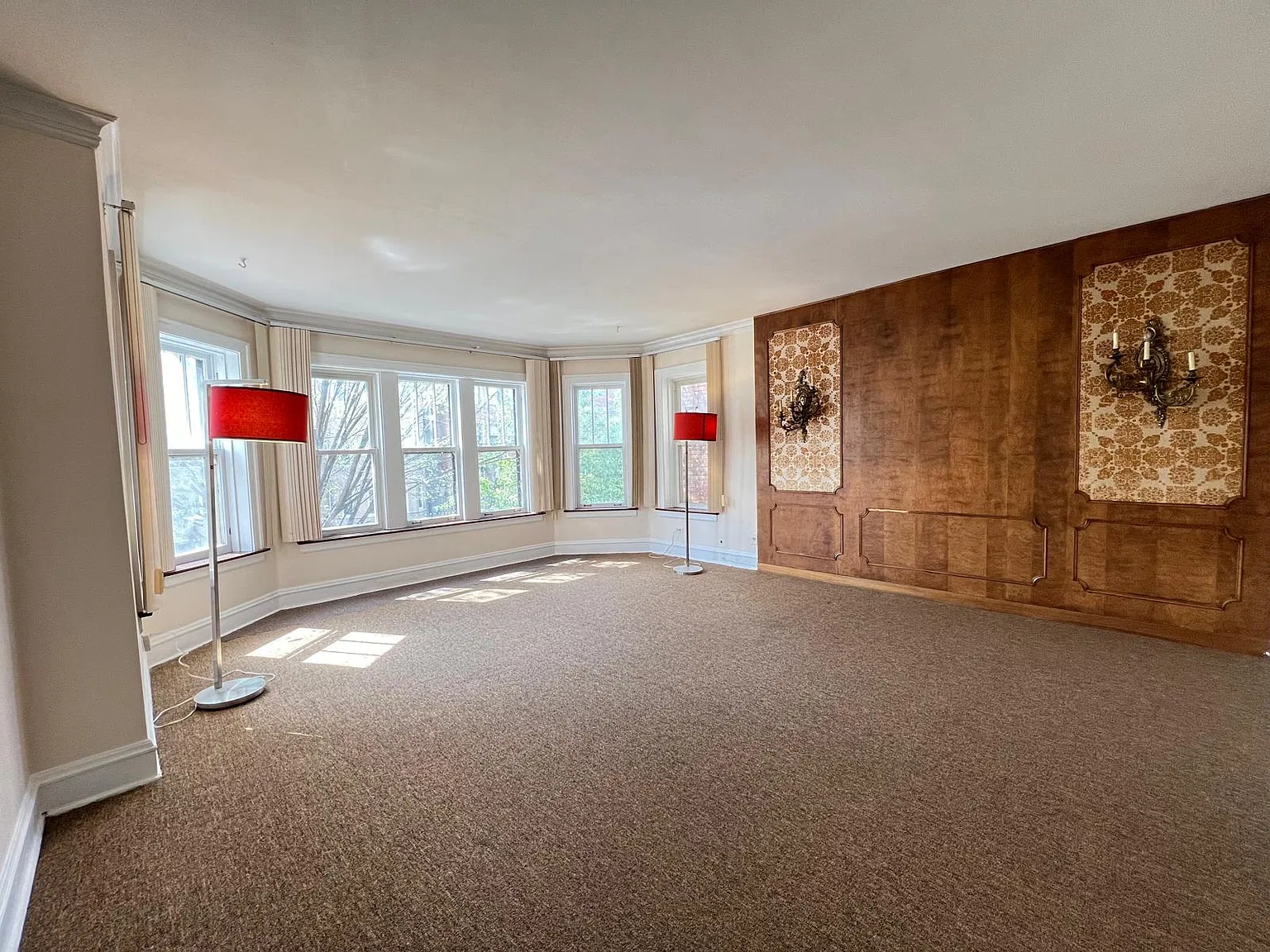 5645 N Kimball Ave — Photo 2