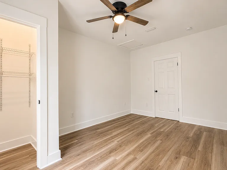 904 Colbert Ave — Photo 10
