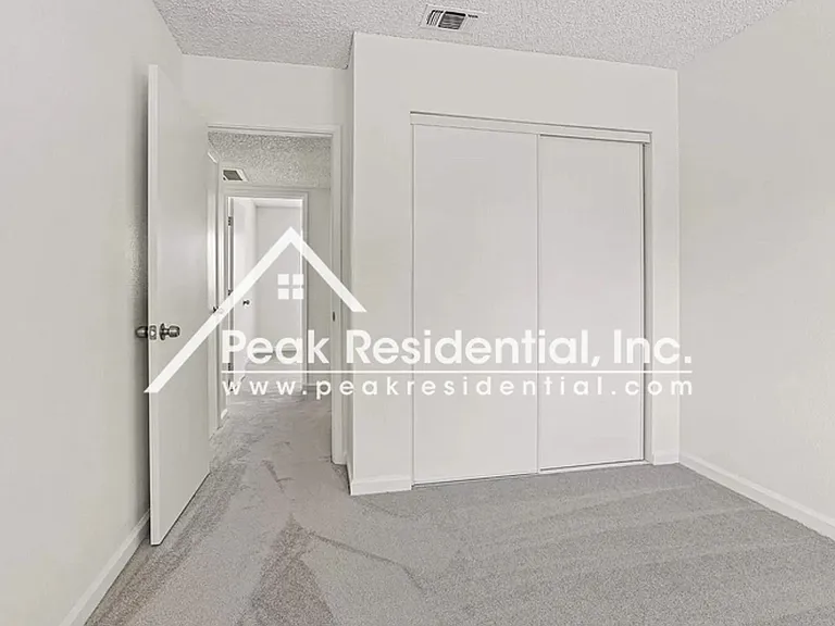 4154 Englewood St — Photo 10