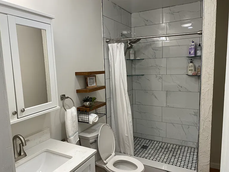 440 Poplar St #2 — Photo 6