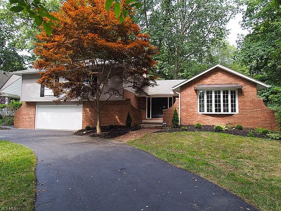 4th image of 182 Orchard Hill Dr