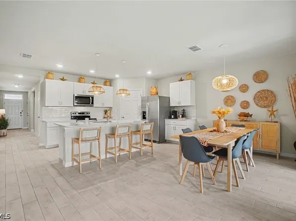 20268 Camino Torcido Loop, North Fort Myers, FL 33917