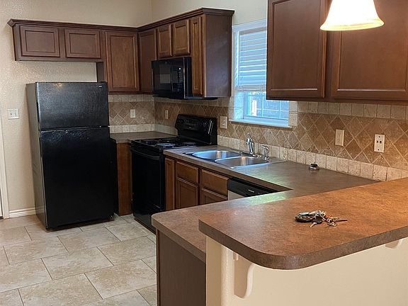 4th image of 1609 Stanley Dr