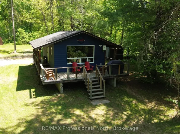 38 Robert Rd W, Huntsville, ON P1H 2J4
