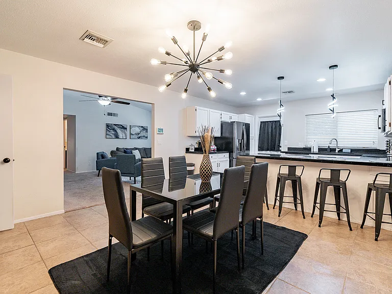 3911 W Desert Cove Ave — Photo 8