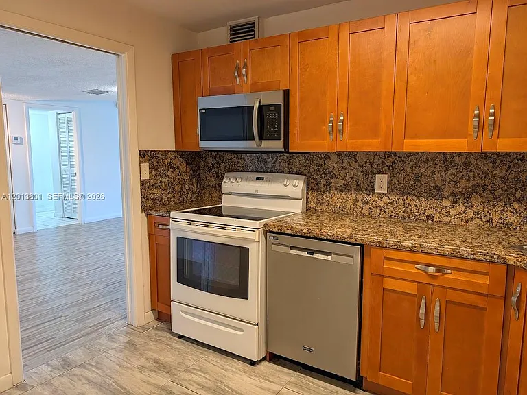 210 Sea View Dr #405 — Photo 4