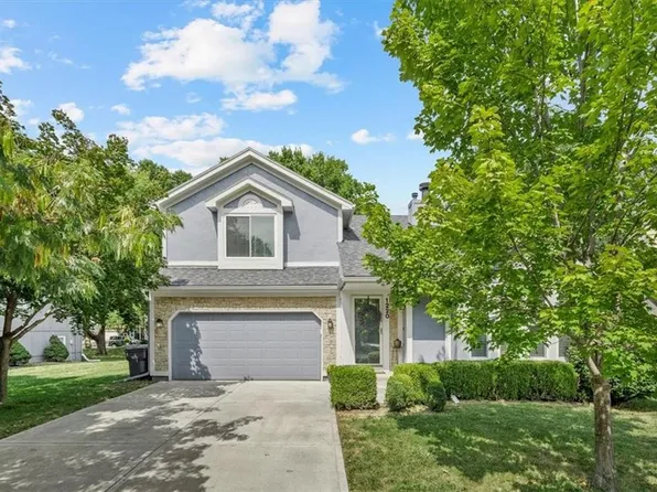 1220 E Sheridan Bridge Ln, Olathe, KS 66062