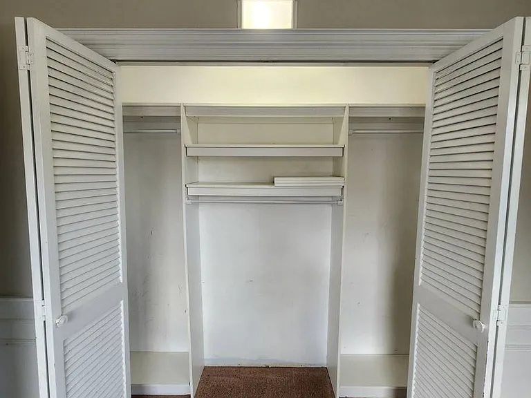 549 Burlington Ave NE — Photo 38