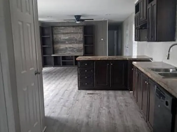 2211 Colonial Dr, Baytown, TX 77520