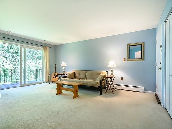 2nd image of 58 Edgelawn Ave APT 9