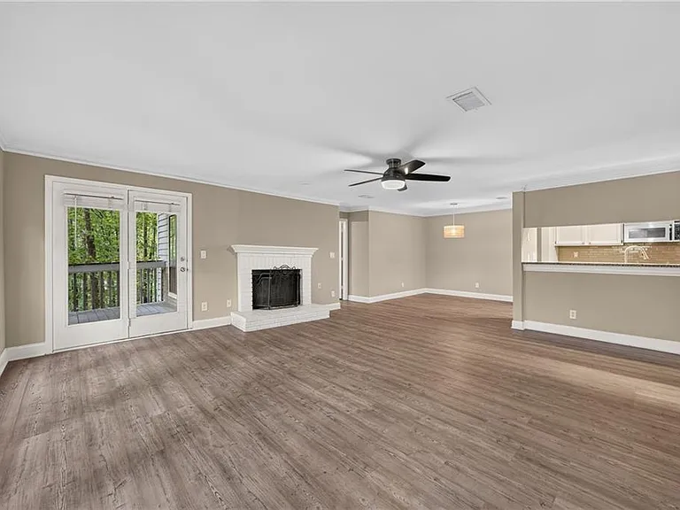 123 Warm Springs Cir — Photo 9