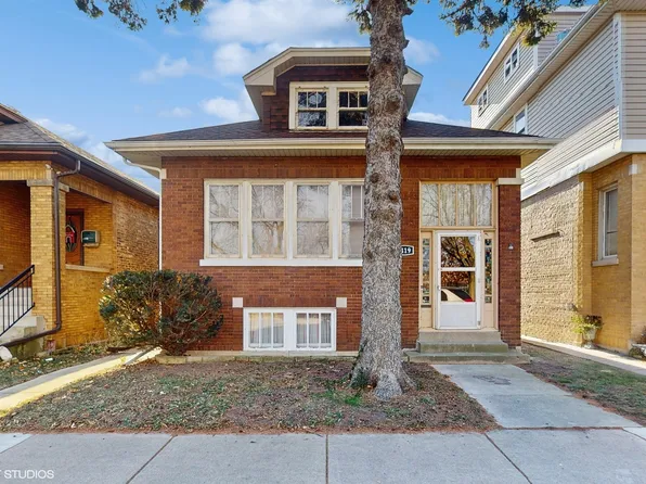 4419 W Roscoe St, Chicago, IL 60641
