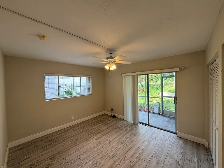 2960 Cynthia Ln — Photo 3
