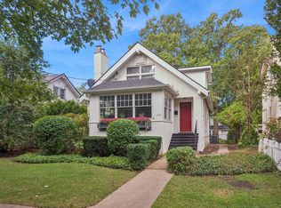 228 Poplar St, Winnetka, IL 60093