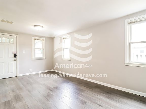 4th image of 7275 Vivian St