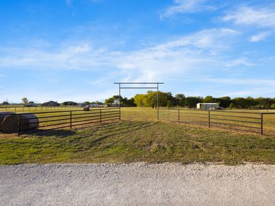 1A Lowe Rd, Valley View, TX, 76272