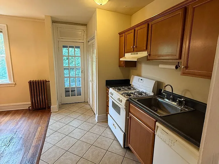 607 Roseneath Road — Photo 8