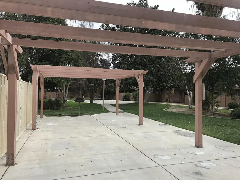 Villa Del Sol Apartments — Photo 6